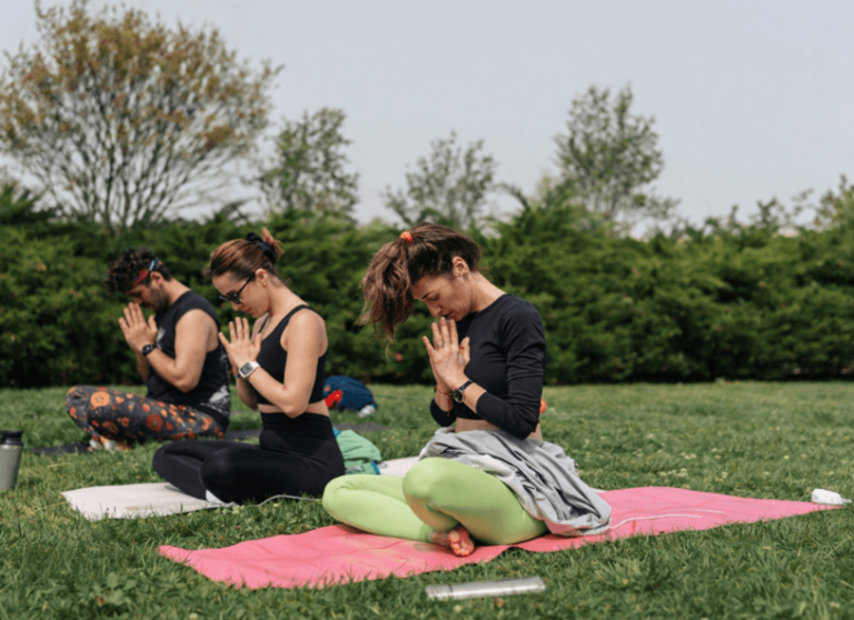 What Makes a Venue Ideal for a Yoga Retreat Experience?