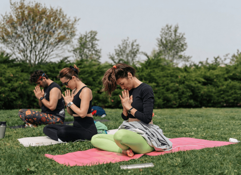 What Makes a Venue Ideal for a Yoga Retreat Experience?